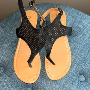 Women’s small heel sandals
